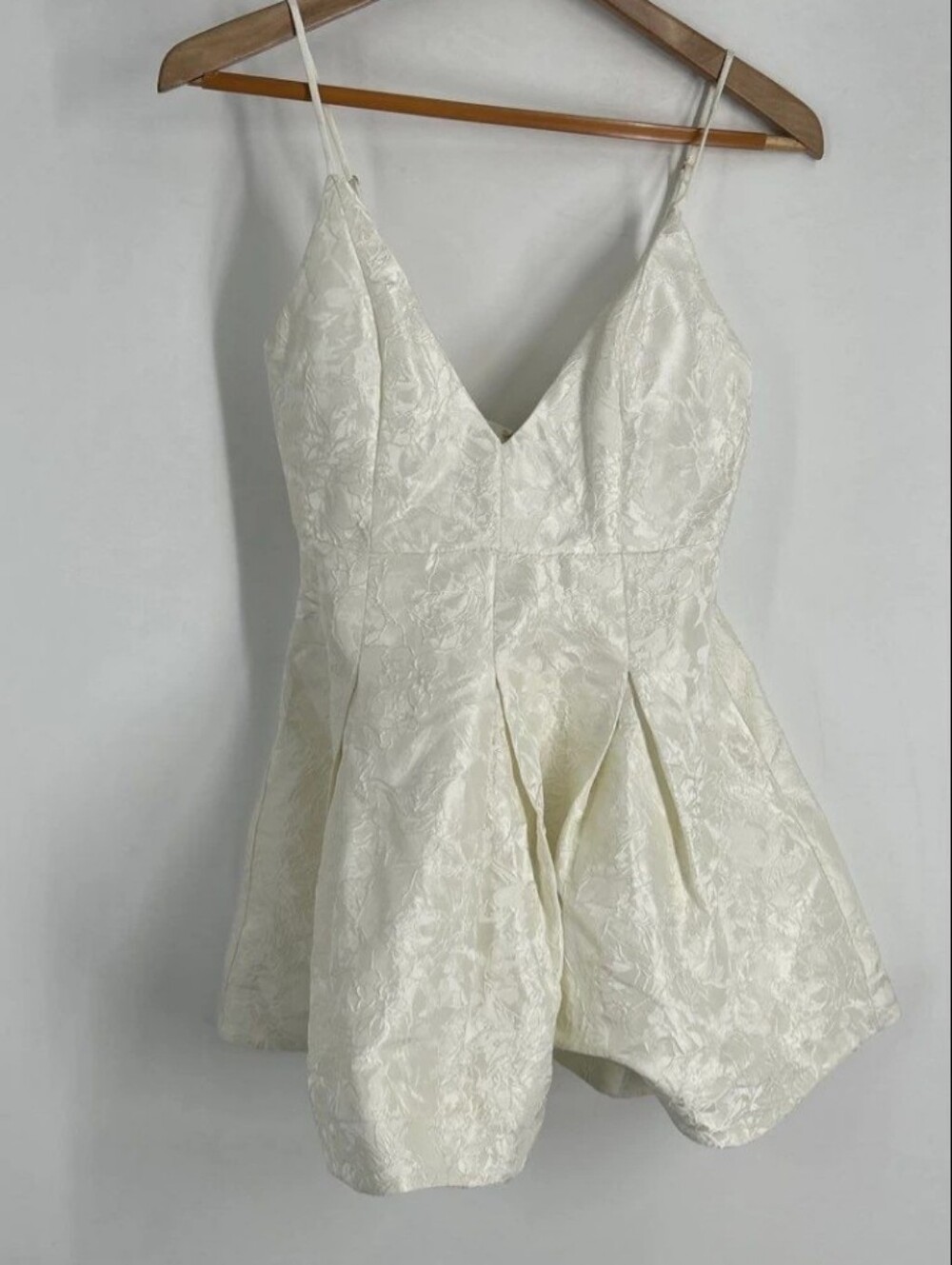 SHOWPO Gemima Mini Jaquard V Neck Fit & Flare Dress in White Sz 2 NWT